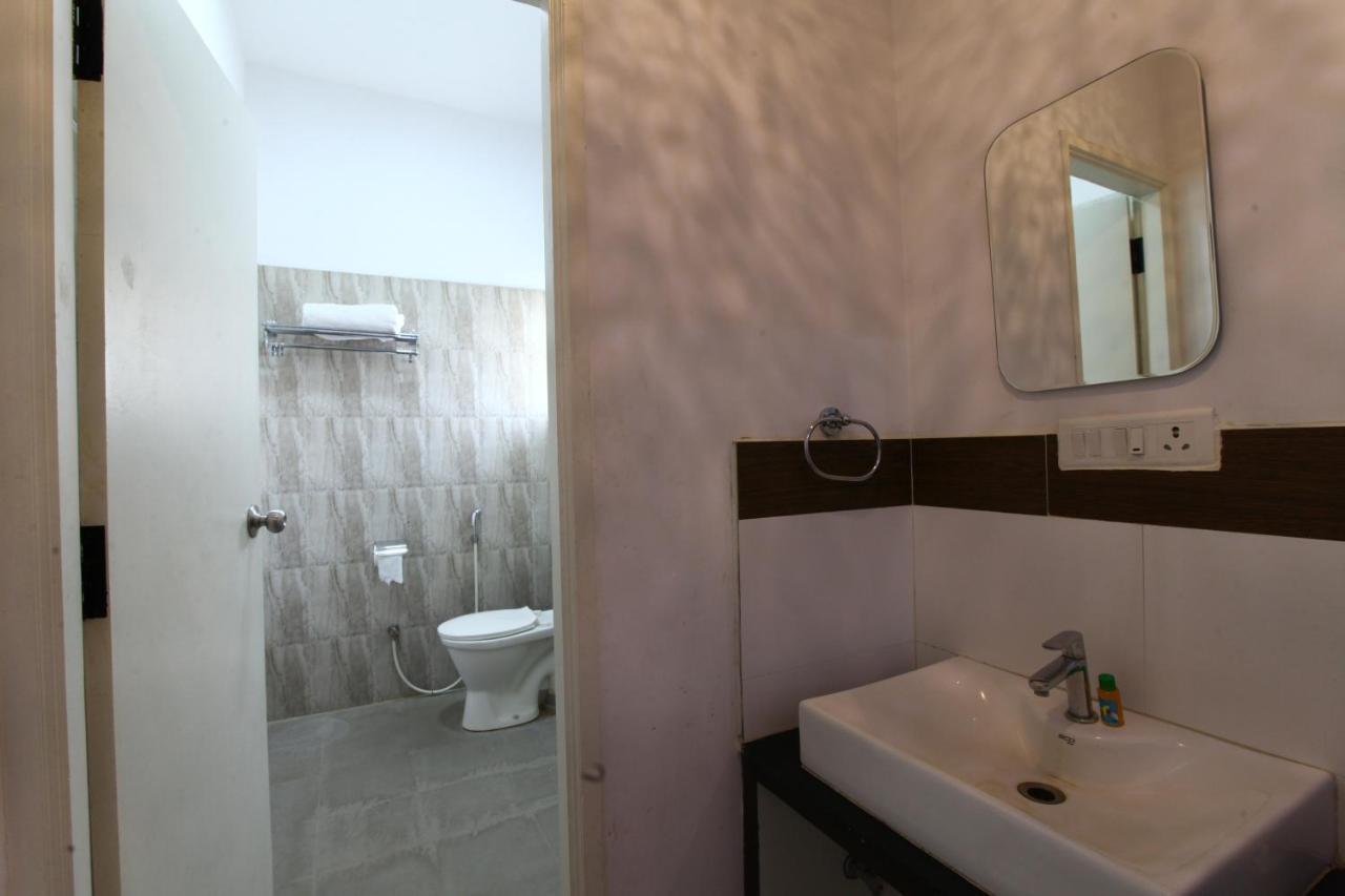 Avenue Hotel